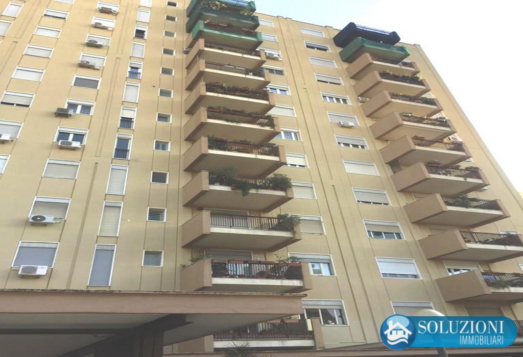 NUDA PROPRIETA' via Ingegneros, Vani 5 con box e posto auto - Piano 12�